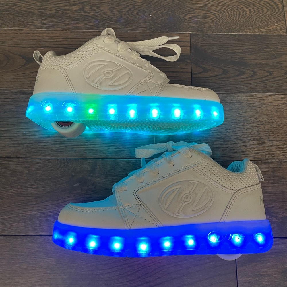 Heelys premium lights skate shoes. White color, size youth 1.